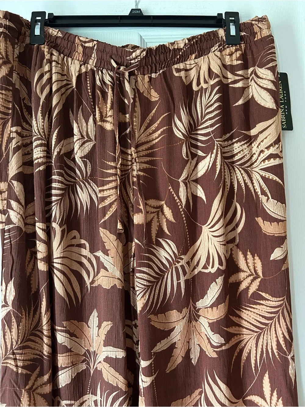 Sabrina Lauren lightweight pull